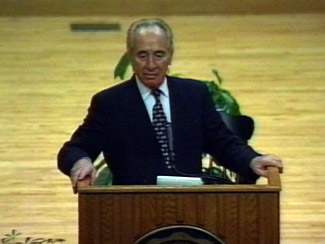 Shimon Peres delivering Ubben Lecture